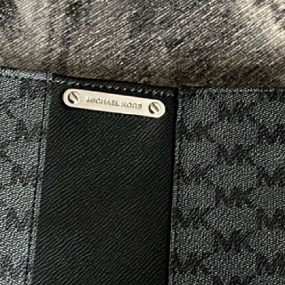 New Michael Kors belt bag - Picture 11 of 11